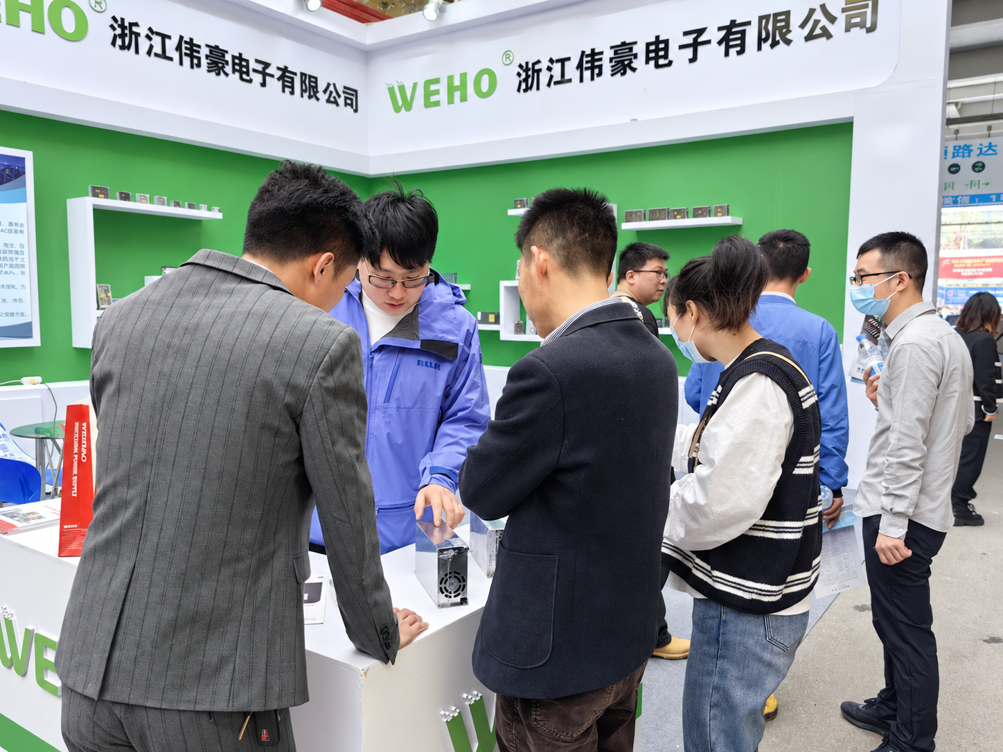 伟豪展台现场产品讲解
